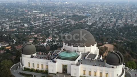 The Griffith Observatory with an aerial parallax reveal of the Los Angeles