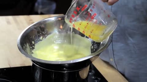 How To Make 1-Minute Hollandaise