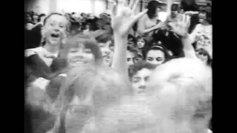 June 13, 1964 | Ringo Starr Mobbed at San Francisco Airport