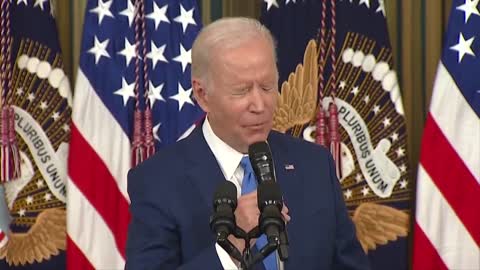 BIDEN'S BRAIN MELTS: Joe Struggles to Deliver Remarks in Post-Midterm Presser