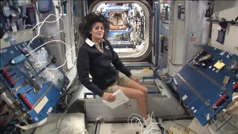 ISS TOUR : kitchen bedroom & The Latrine