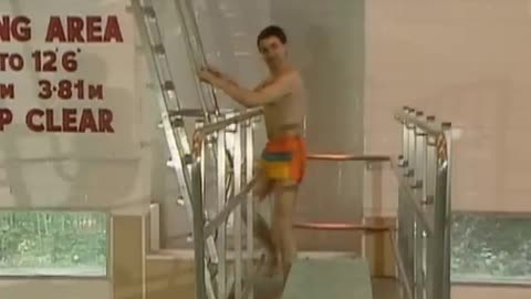 At the Swimming Pool | Funny Clip | Mr. Bean Official