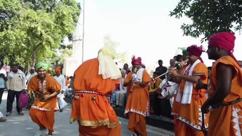 Indian Street Performers Singing and dancing. thisandthatfloridausa.