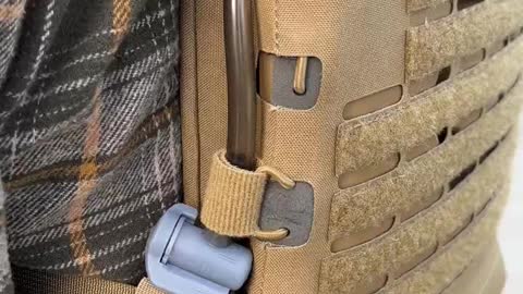 PLATE CARRIER HYDRATION: IcePlate Curve Drop Tank