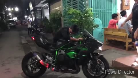 THANH NIÊN PHÁ LÀNG PHÁ XÓM CÙNG VỚI NINJA H2 VÀ PHẢN ỨNG CỦA MỌI NGƯỜI XUNG QUANH _ MOTOR RACE