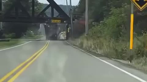 Truck Driver Ignores Low Clearance Warning