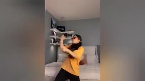 Niana Guerrero new TIKTOK dances!!