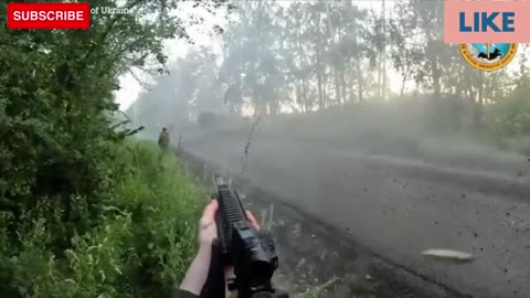 Shocking video from Ukraine: Chechens opened fire on a Russian truck with machine guns