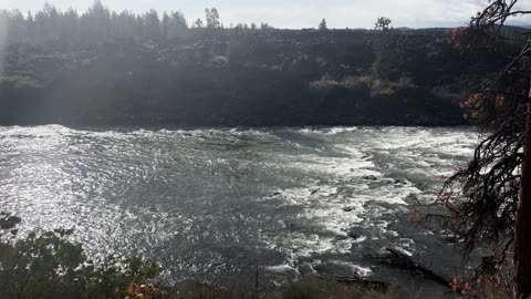 EXPLORING THE EPIC Deschutes River Down To Shoreline & INCREDIBLE CLOUD FORMATION 4K!