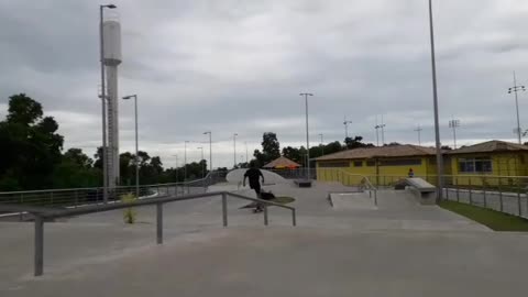 Felipe na pista de SK8 do Parque Caminho do Mar - Bicanga - Serra - ES