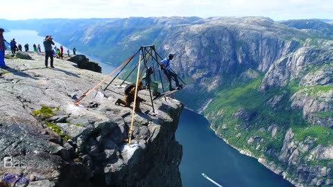 Amazing basejumpers at Kjerag (Spectacular Norway)