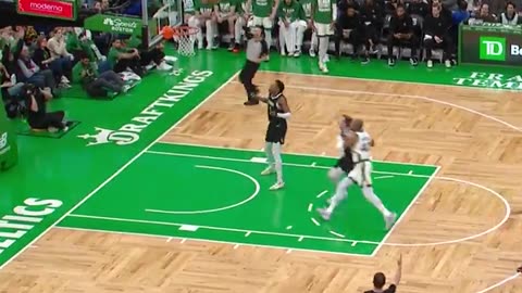 NBA - Tatum goes behind the back and pulls up from beyond the arc for 29 PTS! Celtics-Grizzlies