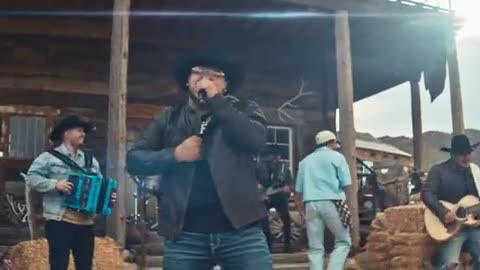 Grupo Frontera x Bad Bunny - un x100to (Video Oficial)(