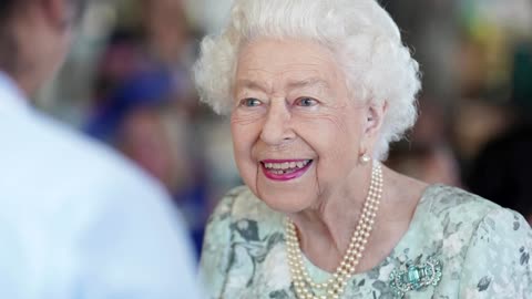 Queen Elizabeth dies, ending longest British reign