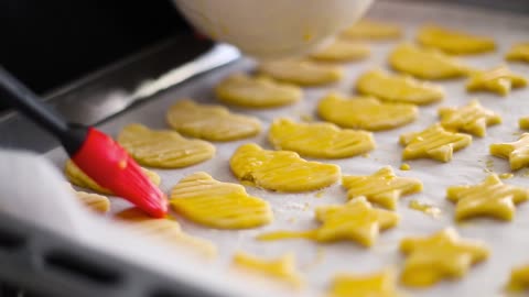 Making delicious cookies for Christmas