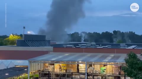 Walmart fire erupts in Georgia store | USA TODAY