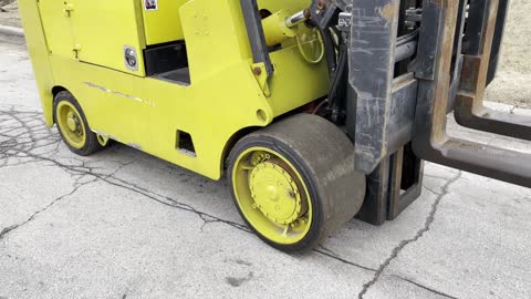 Royal TA220 Fork Truck Driving