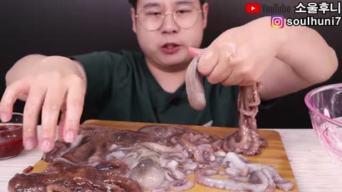 ASMR MUKBANG ! SLICED RAW OCTOPUS