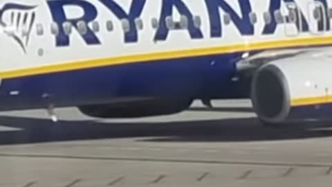 #Ryanair #Boeing 737-800 EI-EXE engine-startup/pushback - #Tenerife #South UK Bound