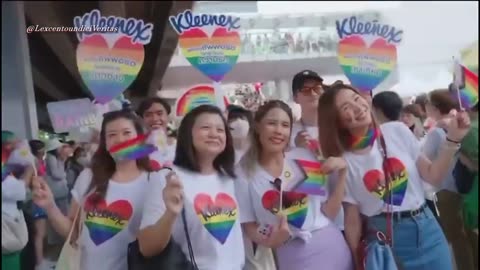 🌈 anche Kleenex si è venduta come Giuda.. l’agenda LGBTQ sui bambini..