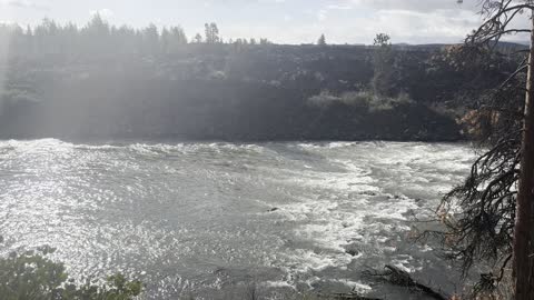 Spectacular Perspective of Volcanic Zone & Mighty Deschutes River – Central Oregon – 4K