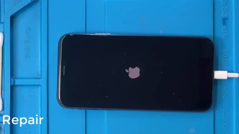 iPhone XS power failure, motherboard short circuit repair.