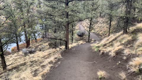 Central Oregon – Steelhead Falls – Climbing Down the Muddy Desert Trail – 4K