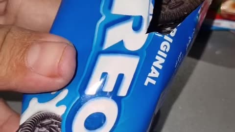 Oreo_Kinder Chocolate Bar_ASMR