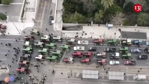 Farmers in Greece marched to Athens with hundreds of tractors