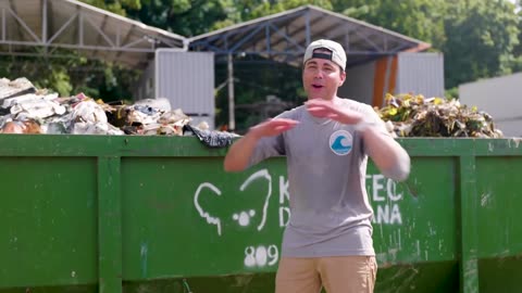 Robot Eats Trash to save the Ocean