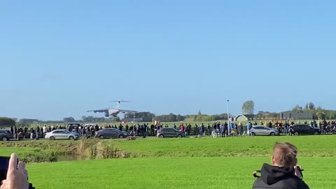 Landing C-17 (02) vliegbasis Leeuwarden