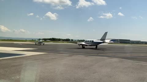 Live - Lunch Time View - Runways