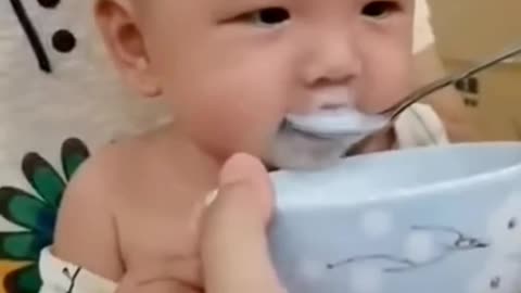 Nothing can be more adorable than this 🙌😍 Funny baby laughing 😃