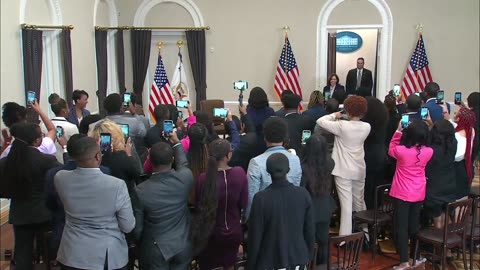 "You Can Clap, It's OK" - Moderator Tells Audience to Clap for VP Harris