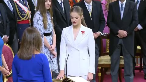 La princesa Leonor de Borbón y Ortiz jura la Constitución española