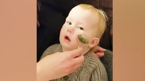 Funniest_Baby_Reactions_When_Massages_#2).mp4