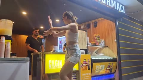 Turkish ice-cream dance || Bomba Gibi! 3 Yeni Şov