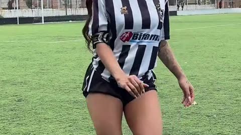 Hoje foi dia de jogar bola aqui no botafogo de guaianazes ❤️