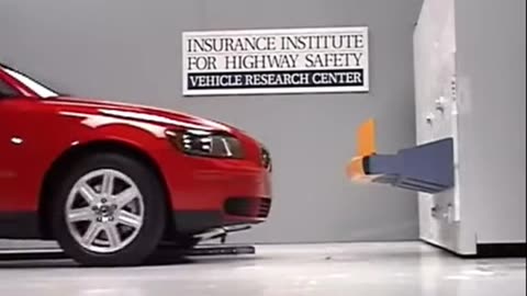 Volvo S40 crash test