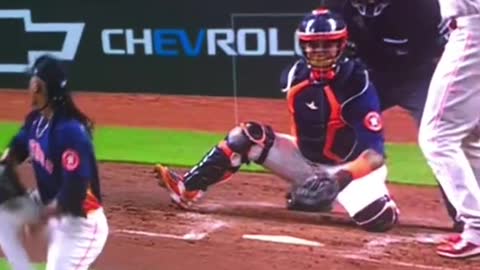 Philadelphia Phillies got a really bad call against them for a strike out with Nick Castellanos