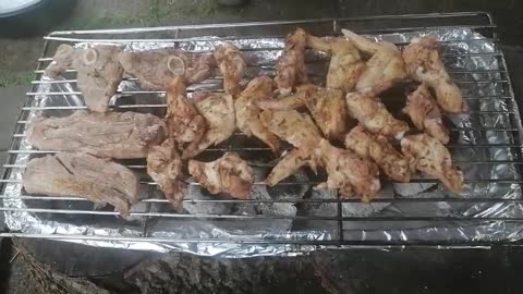 DIY BBQ From Aluminium Trays and Foil Roll - Great Recipe Included