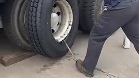 World’s fastest tire changer