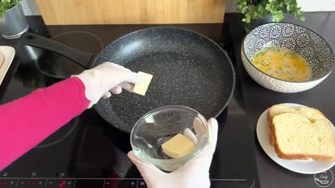 Quick_and_one_pan_egg_toast_ breakfast