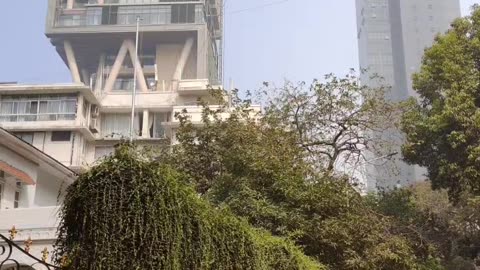 AsiA begist house in Mumbai ambani house