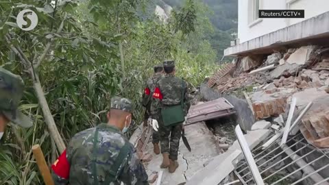 China clears roads to earthquake epicentre, death toll rises to 74片段