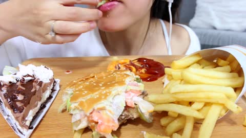 ASMR EATING BURGER KING WHOPPER, FRIES, CHOCOLATE SUNDAE