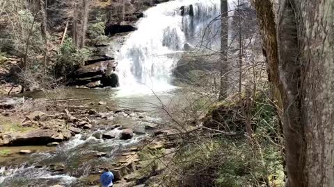 HAVE YOU SEEN SUCH BEAUTY? PHOTOGENIC WATERFALL