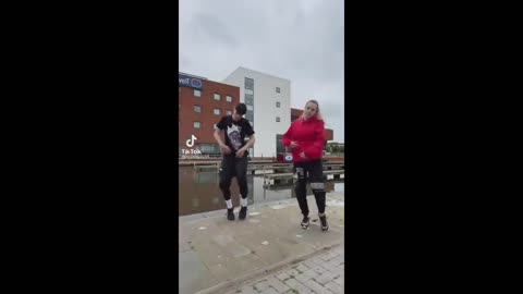 Uk tries South African dance moves