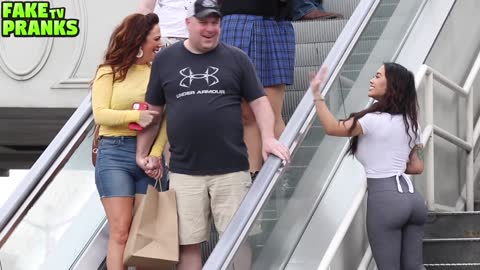 THE TOUCHING HANDS ON THE ESCALATOR PRANK!! 3