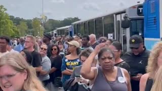 Kamala Harris bussed in all of her NC rally attendees… 🤣